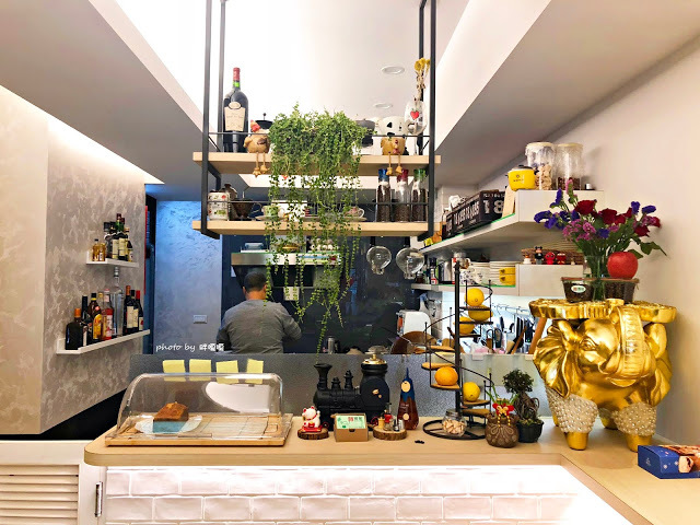 【台中 大里】尊珈啡enjoy coffee🎵🎶🎵以客為尊，以「尊」為家，讓人超放鬆的居家咖啡小店，老闆是香港人，超厚西多士根本無敵，自家調製義式肉醬外面真的吃不到，每天還有不同的手做甜點，驚喜不斷，