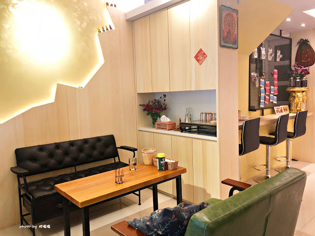 【台中 大里】尊珈啡enjoy coffee🎵🎶🎵以客為尊，以「尊」為家，讓人超放鬆的居家咖啡小店，老闆是香港人，超厚西多士根本無敵，自家調製義式肉醬外面真的吃不到，每天還有不同的手做甜點，驚喜不斷，