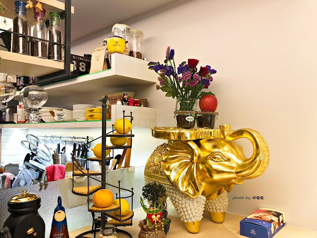 【台中 大里】尊珈啡enjoy coffee🎵🎶🎵以客為尊，以「尊」為家，讓人超放鬆的居家咖啡小店，老闆是香港人，超厚西多士根本無敵，自家調製義式肉醬外面真的吃不到，每天還有不同的手做甜點，驚喜不斷，