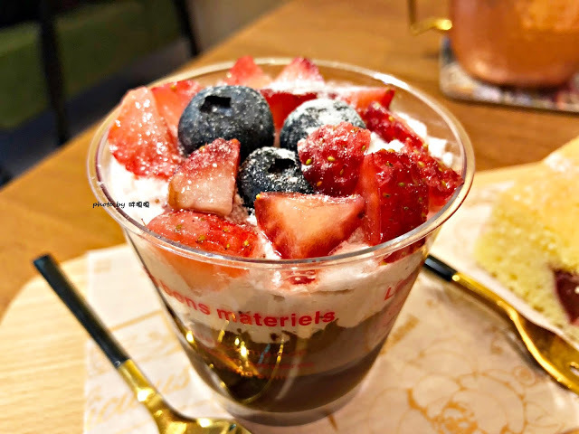 【台中 大里】尊珈啡enjoy coffee🎵🎶🎵以客為尊，以「尊」為家，讓人超放鬆的居家咖啡小店，老闆是香港人，超厚西多士根本無敵，自家調製義式肉醬外面真的吃不到，每天還有不同的手做甜點，驚喜不斷，