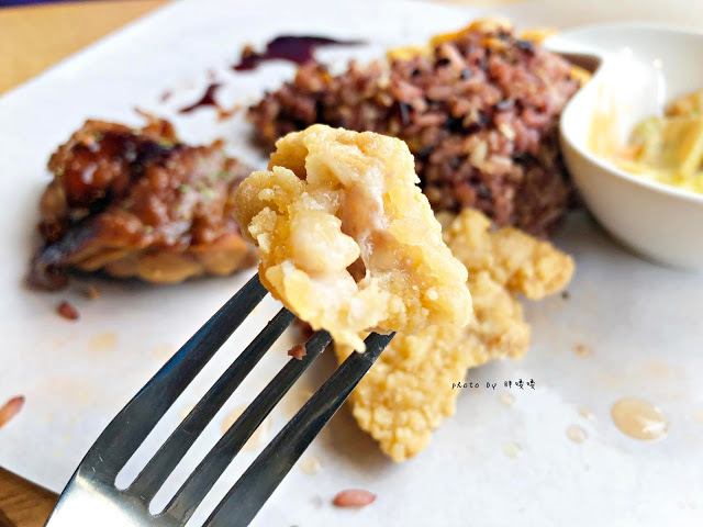 【台中 北屯】尼克咖啡-微笑大坑店😊空間寬敞，環境舒適，親子友善餐廳，用餐大雄陪伴還可以騎小馬，平價早午餐，免服務費，附近好停車~