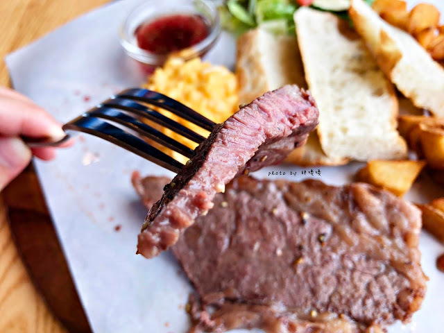 【台中 北屯】尼克咖啡-微笑大坑店😊空間寬敞，環境舒適，親子友善餐廳，用餐大雄陪伴還可以騎小馬，平價早午餐，免服務費，附近好停車~