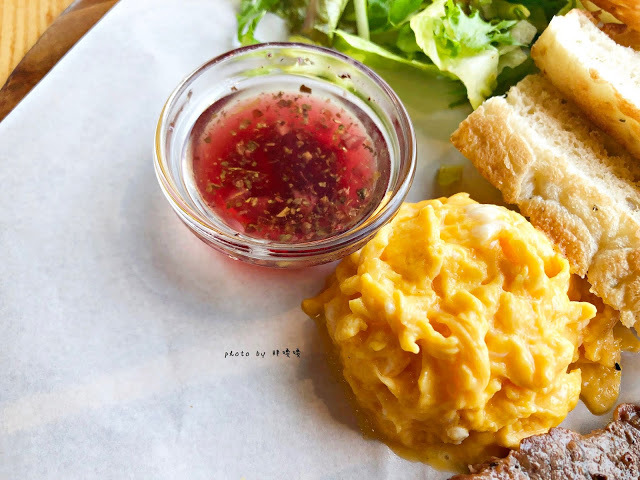 【台中 北屯】尼克咖啡-微笑大坑店😊空間寬敞，環境舒適，親子友善餐廳，用餐大雄陪伴還可以騎小馬，平價早午餐，免服務費，附近好停車~