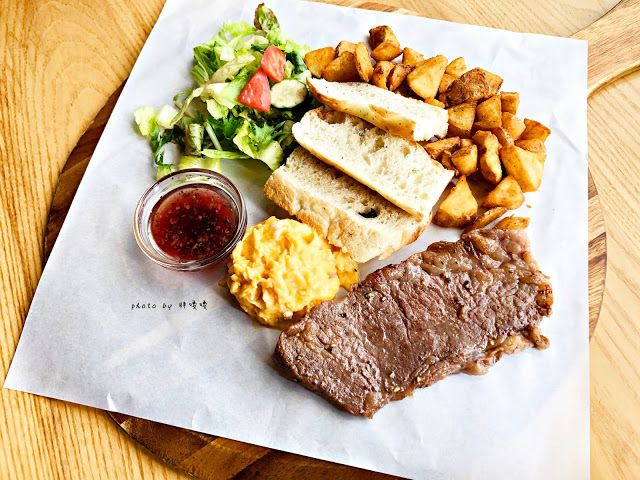 【台中 北屯】尼克咖啡-微笑大坑店😊空間寬敞，環境舒適，親子友善餐廳，用餐大雄陪伴還可以騎小馬，平價早午餐，免服務費，附近好停車~