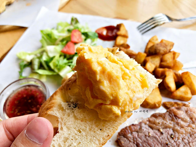 【台中 北屯】尼克咖啡-微笑大坑店😊空間寬敞，環境舒適，親子友善餐廳，用餐大雄陪伴還可以騎小馬，平價早午餐，免服務費，附近好停車~