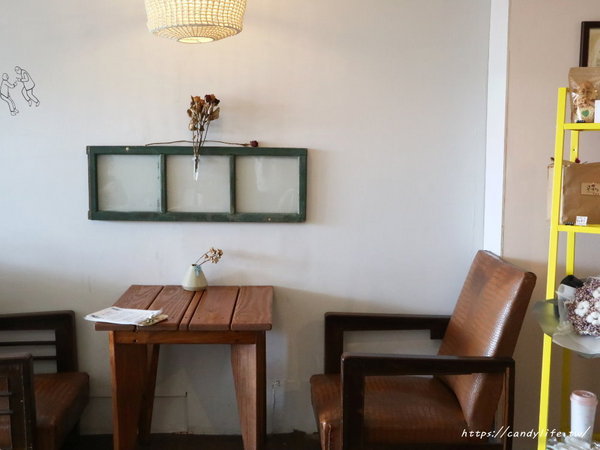 柒種日子:台中美食│柒種日子〃乾燥花咖啡廳,甜點款式超多,近台中花博后里區~