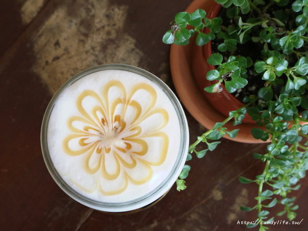 柒種日子:台中美食│柒種日子〃乾燥花咖啡廳,甜點款式超多,近台中花博后里區~