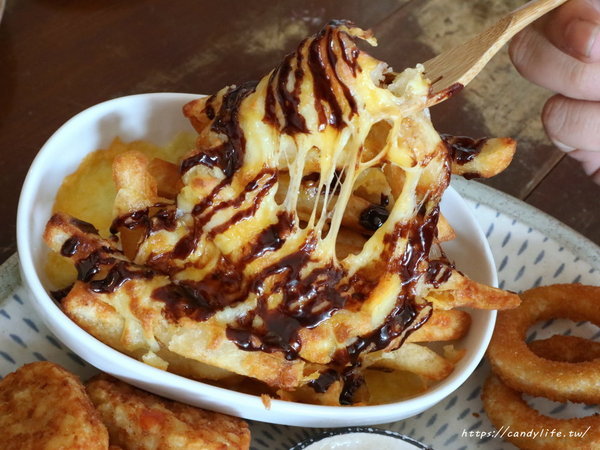 柒種日子:台中美食│柒種日子〃乾燥花咖啡廳,甜點款式超多,近台中花博后里區~