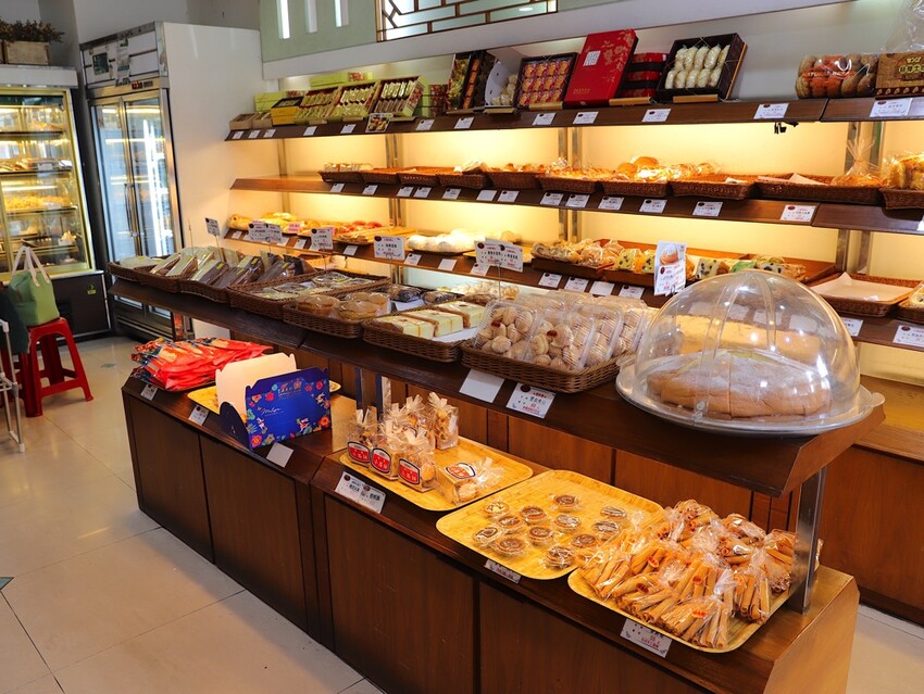 新營七十年老字號糕餅麵包舖.在地人從小吃到大