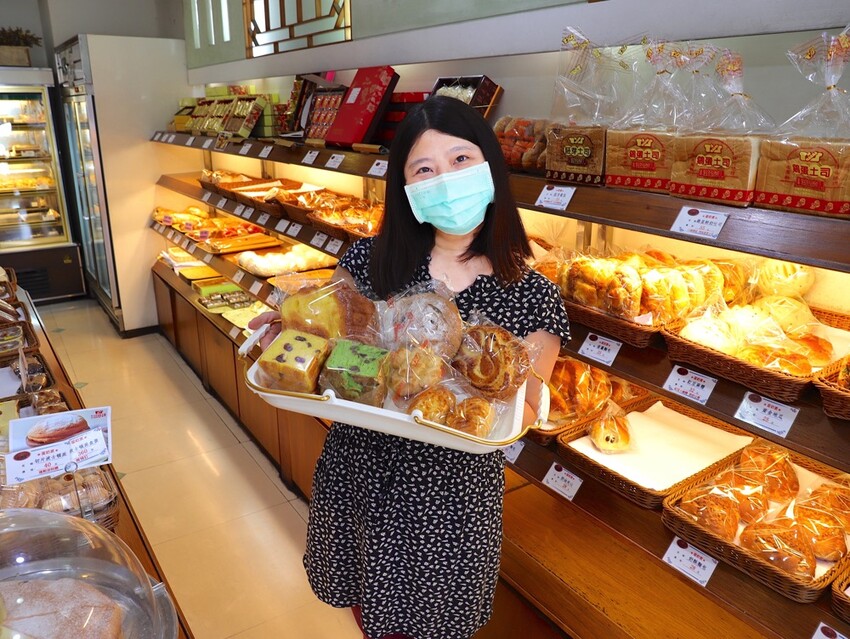 新營七十年老字號糕餅麵包舖.在地人從小吃到大