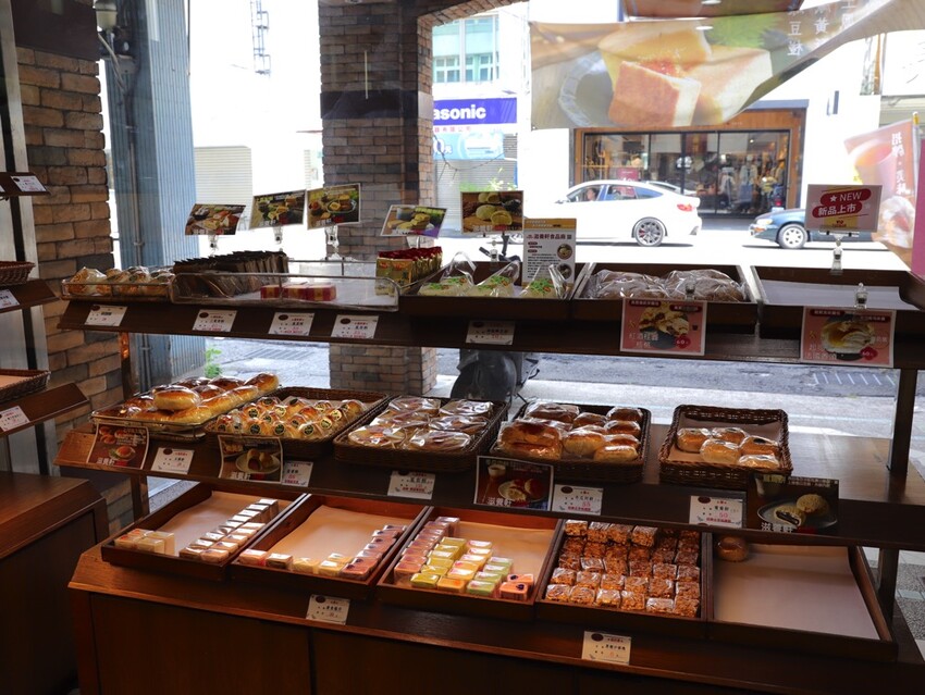 新營七十年老字號糕餅麵包舖.在地人從小吃到大