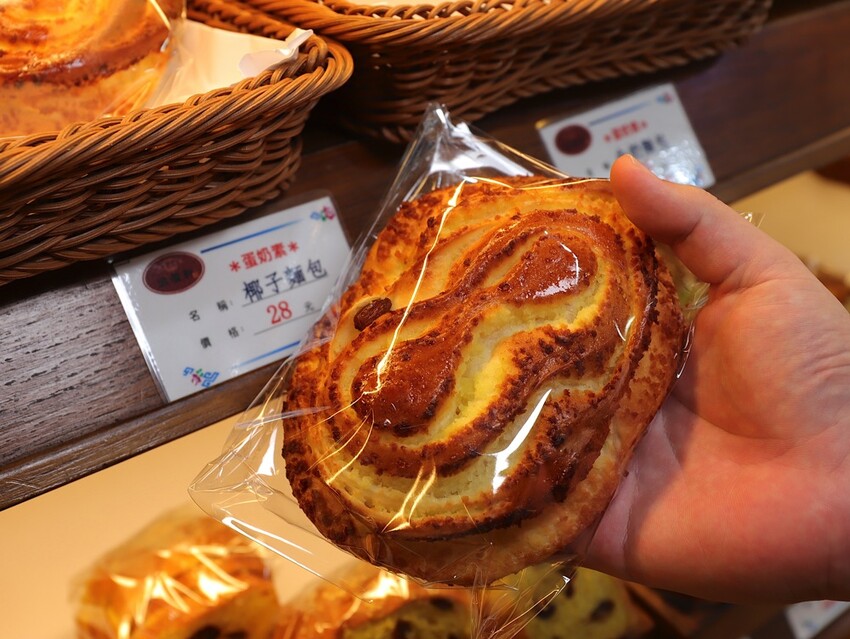 新營七十年老字號糕餅麵包舖.在地人從小吃到大