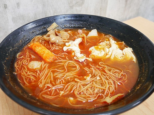 劉妹鍋燒意麵-大甲店：劉妹鍋燒意麵 大甲店-台中大甲鍋燒麵  台南風味湯頭  不用遠征也能品嘗