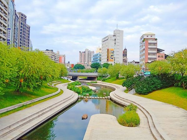 44052876_1045622722229122_1548651600757653504_n