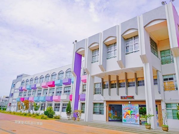 44247665_2166561536944118_570464784684679168_n