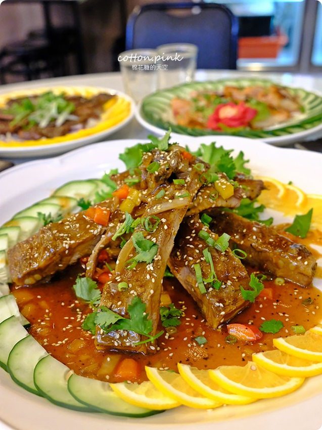 台中鵝肉推這家！台中宵夜酒拾食堂燒酒雞也好好吃，點餐滿千送活跳跳泰國蝦