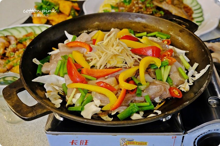 台中鵝肉推這家！台中宵夜酒拾食堂燒酒雞也好好吃，點餐滿千送活跳跳泰國蝦