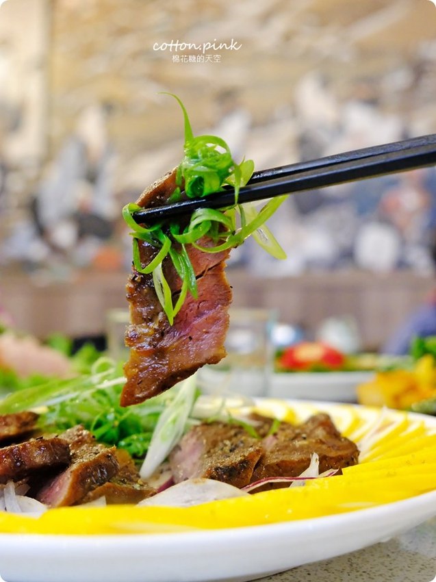 台中鵝肉推這家！台中宵夜酒拾食堂燒酒雞也好好吃，點餐滿千送活跳跳泰國蝦