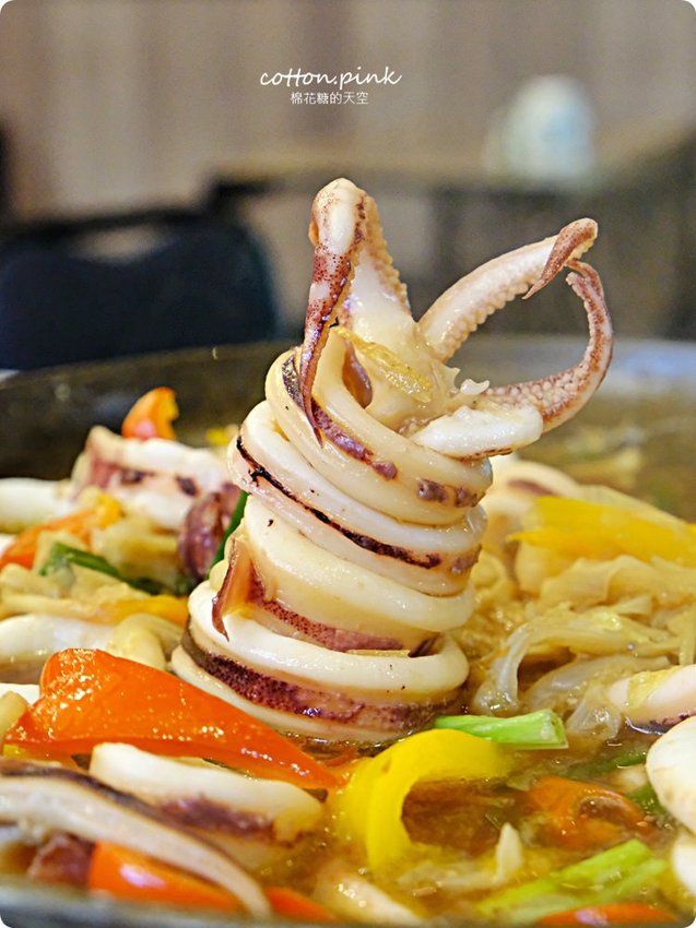 台中鵝肉推這家！台中宵夜酒拾食堂燒酒雞也好好吃，點餐滿千送活跳跳泰國蝦