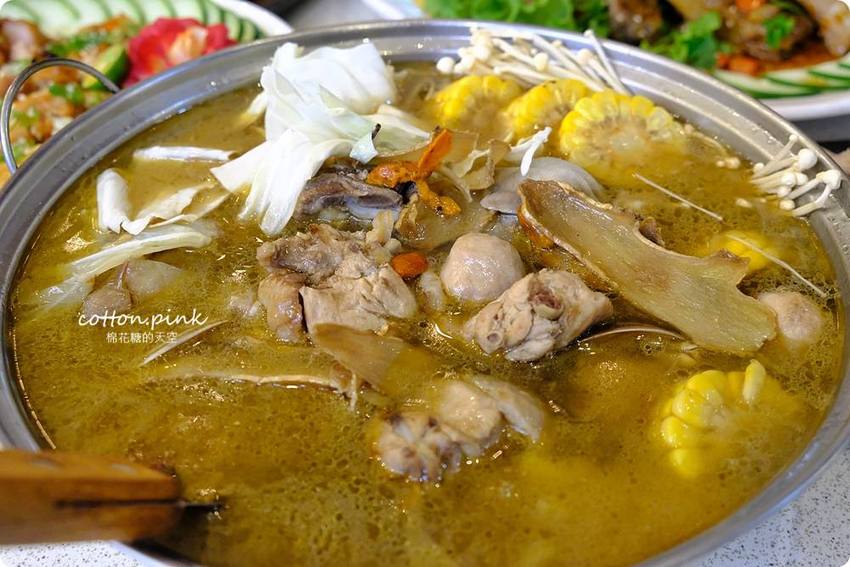 台中鵝肉推這家！台中宵夜酒拾食堂燒酒雞也好好吃，點餐滿千送活跳跳泰國蝦