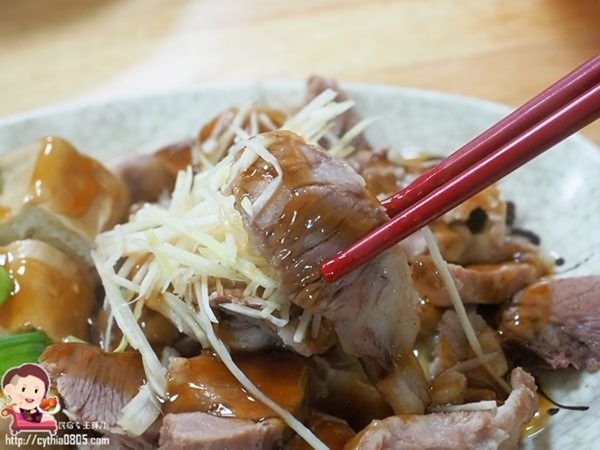 桃園大園美食-272榕樹下小吃店-低調不起眼小吃店,手切滷肉飯好好吃,用餐時間是客滿的啊!!! @民宿女王芽月-美食.旅遊.全台趴趴走