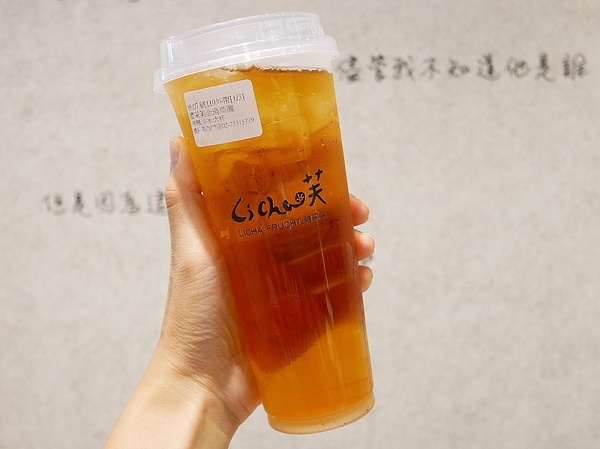 禮采芙：禮采芙-台北西門飲品  家樂福1樓繽紛網美店  以台灣在地茶葉搭配新鮮水果  還有超牽絲的巧巴達三明治  下午茶時間就來這邊報到吧