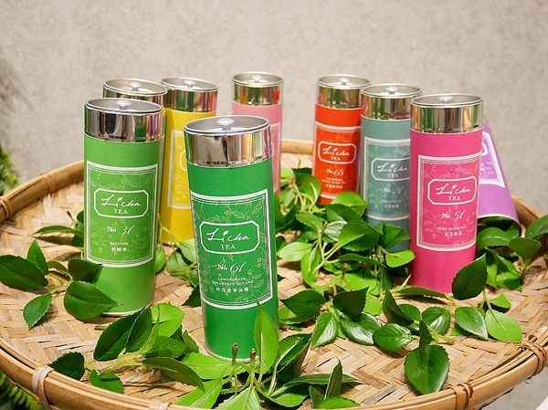 禮采芙：禮采芙-台北西門飲品  家樂福1樓繽紛網美店  以台灣在地茶葉搭配新鮮水果  還有超牽絲的巧巴達三明治  下午茶時間就來這邊報到吧