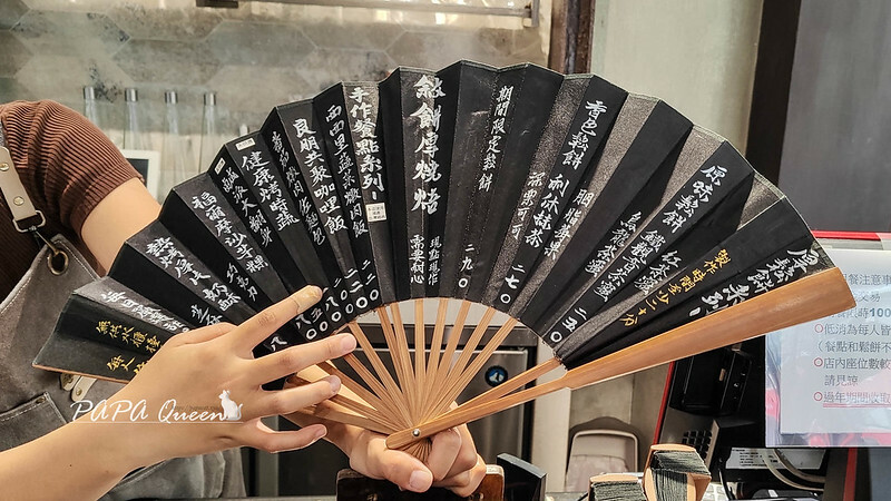 台中西區人氣甜點店！樂室鬆餅好拍又好吃，水果鬆餅超誘人。