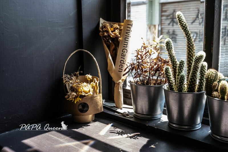 台中西區人氣甜點店！樂室鬆餅好拍又好吃，水果鬆餅超誘人。