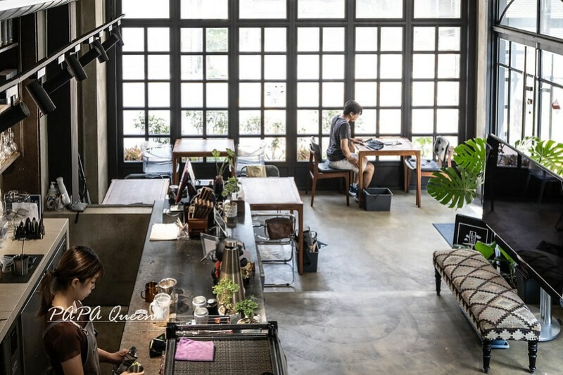 台中西區人氣甜點店！樂室鬆餅好拍又好吃，水果鬆餅超誘人。