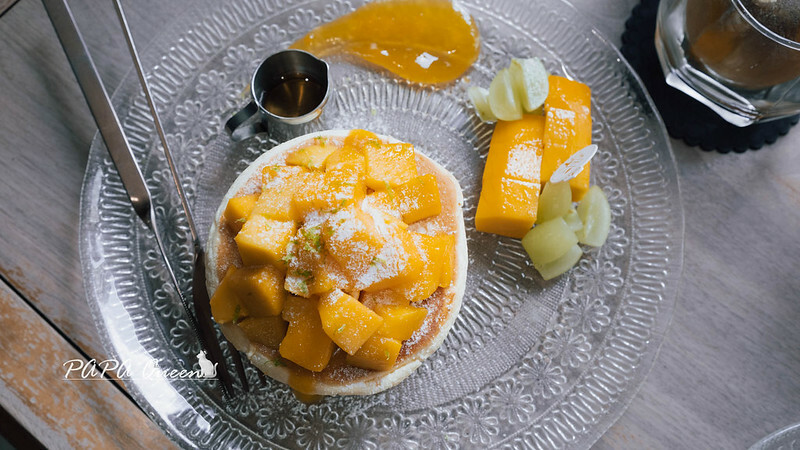 台中西區人氣甜點店！樂室鬆餅好拍又好吃，水果鬆餅超誘人。