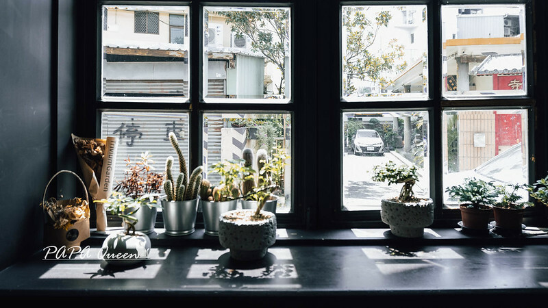 台中西區人氣甜點店！樂室鬆餅好拍又好吃，水果鬆餅超誘人。