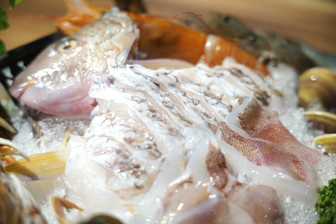 宜蘭縣五結鄉馬紹爾魚鍋》新鮮魚鍋名不虛傳，雙人豪華海陸套餐超鮮