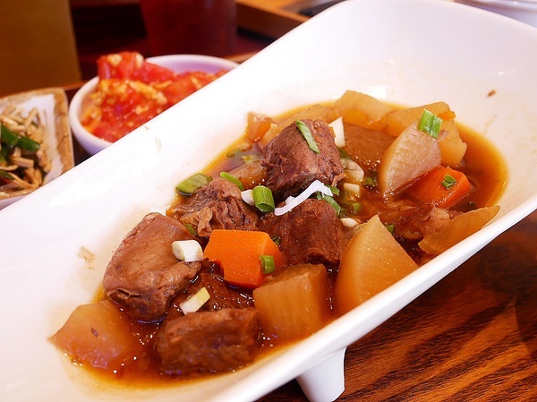 樂食府 人文茶食館:樂食府-南投埔里簡餐鍋物 假日到山上踏青郊遊後很值得拜訪的聚餐餐廳 鄰近地母廟、18度C巧克力