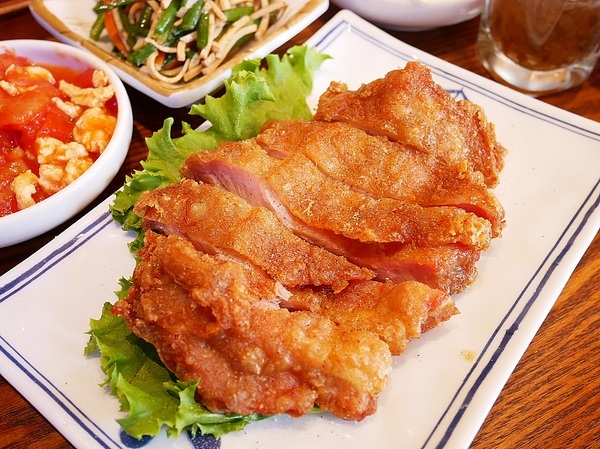 樂食府 人文茶食館:樂食府-南投埔里簡餐鍋物 假日到山上踏青郊遊後很值得拜訪的聚餐餐廳 鄰近地母廟、18度C巧克力