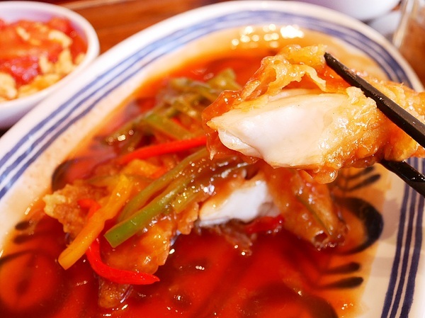 樂食府 人文茶食館:樂食府-南投埔里簡餐鍋物 假日到山上踏青郊遊後很值得拜訪的聚餐餐廳 鄰近地母廟、18度C巧克力