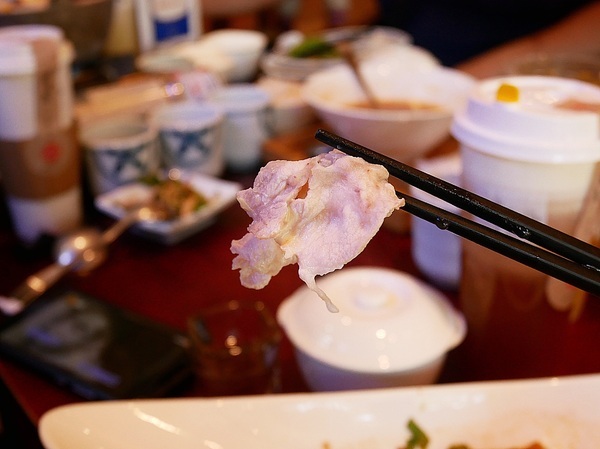 樂食府 人文茶食館:樂食府-南投埔里簡餐鍋物 假日到山上踏青郊遊後很值得拜訪的聚餐餐廳 鄰近地母廟、18度C巧克力