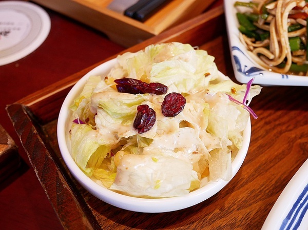 樂食府 人文茶食館:樂食府-南投埔里簡餐鍋物 假日到山上踏青郊遊後很值得拜訪的聚餐餐廳 鄰近地母廟、18度C巧克力