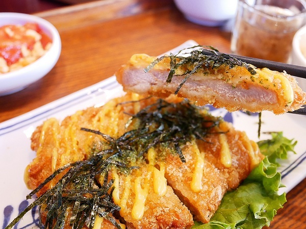 樂食府 人文茶食館:樂食府-南投埔里簡餐鍋物 假日到山上踏青郊遊後很值得拜訪的聚餐餐廳 鄰近地母廟、18度C巧克力