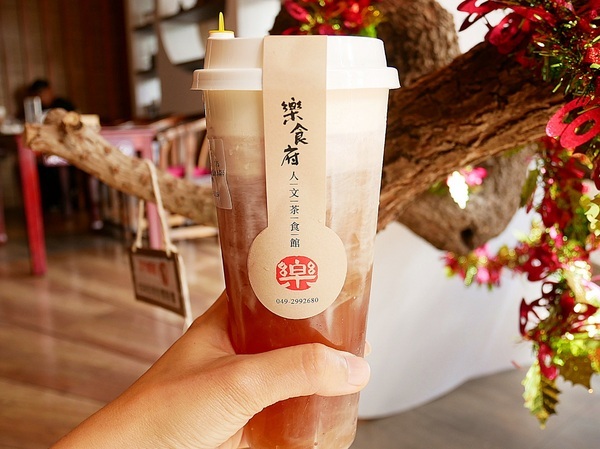 樂食府 人文茶食館:樂食府-南投埔里簡餐鍋物 假日到山上踏青郊遊後很值得拜訪的聚餐餐廳 鄰近地母廟、18度C巧克力