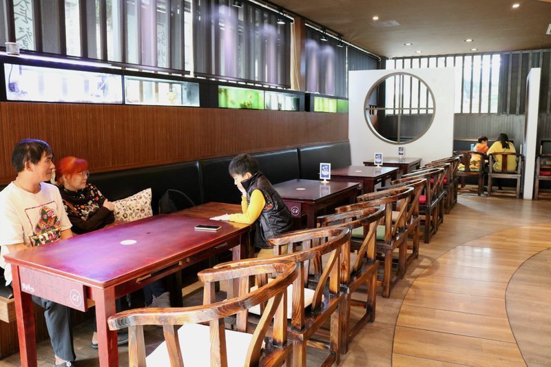 南投埔里聚餐餐廳~樂食府人文茶食館.簡餐鍋物,家人.朋友聚餐好地方!