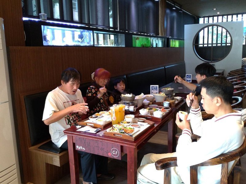 南投埔里聚餐餐廳~樂食府人文茶食館.簡餐鍋物,家人.朋友聚餐好地方!