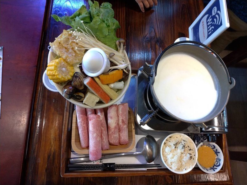 南投埔里聚餐餐廳~樂食府人文茶食館.簡餐鍋物,家人.朋友聚餐好地方!