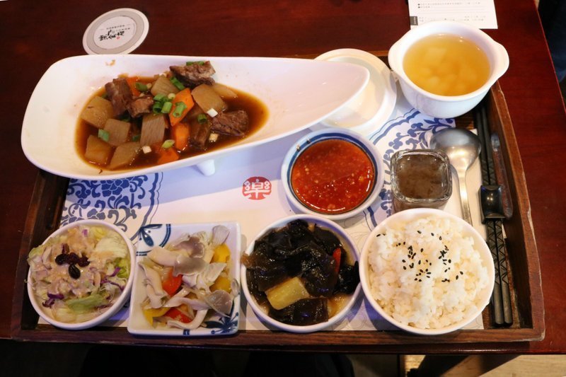 南投埔里聚餐餐廳~樂食府人文茶食館.簡餐鍋物,家人.朋友聚餐好地方!