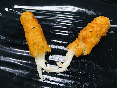 [台南美食] 那只雞台南中華店｜金黃酥脆的炸物點心！扛霸雞腿、三節翅、香汁雞腿排、薯條、摩札芝士條、洋蔥圈、卡樂洋芋片、地瓜球、拔絲起司球、小芋球、芋泥QQ卷...徹底滿足午後嘴饞的欲望！