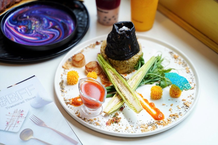 台北公館商圈巷弄這間『BFF Gossip Brunch』，主打精緻浮誇料理，上桌先拍照準沒錯！三五好友聚餐、情侶約會很適合～ - 阿華田的美食日記