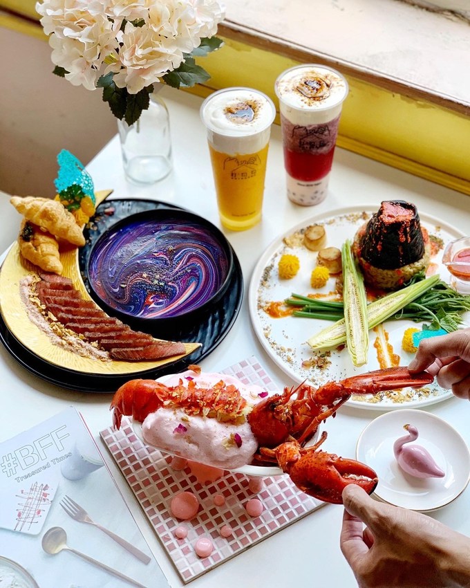 台北公館商圈巷弄這間『BFF Gossip Brunch』，主打精緻浮誇料理，上桌先拍照準沒錯！三五好友聚餐、情侶約會很適合～ - 阿華田的美食日記