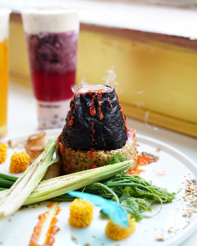 台北公館商圈巷弄這間『BFF Gossip Brunch』，主打精緻浮誇料理，上桌先拍照準沒錯！三五好友聚餐、情侶約會很適合～ - 阿華田的美食日記