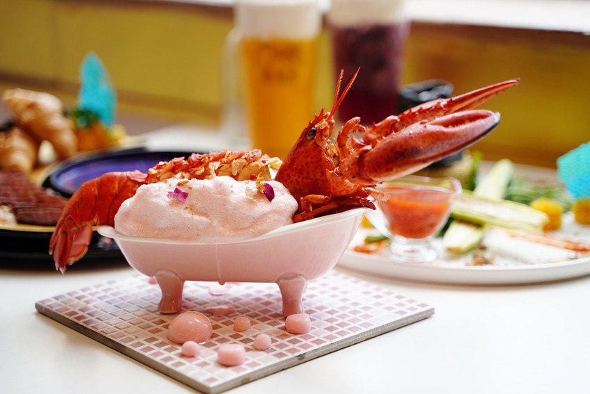 台北公館商圈巷弄這間『BFF Gossip Brunch』，主打精緻浮誇料理，上桌先拍照準沒錯！三五好友聚餐、情侶約會很適合～ - 阿華田的美食日記