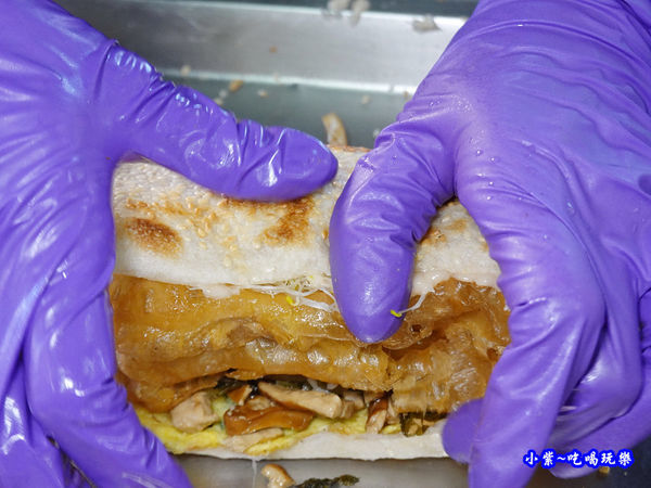 全家福-新興街燒餅店 (4).jpg